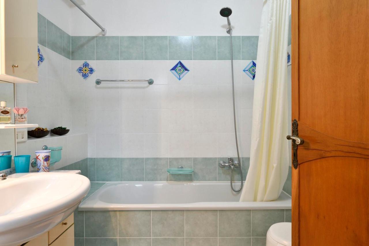 Appartamento Holiday Cala Gonone Luaran gambar