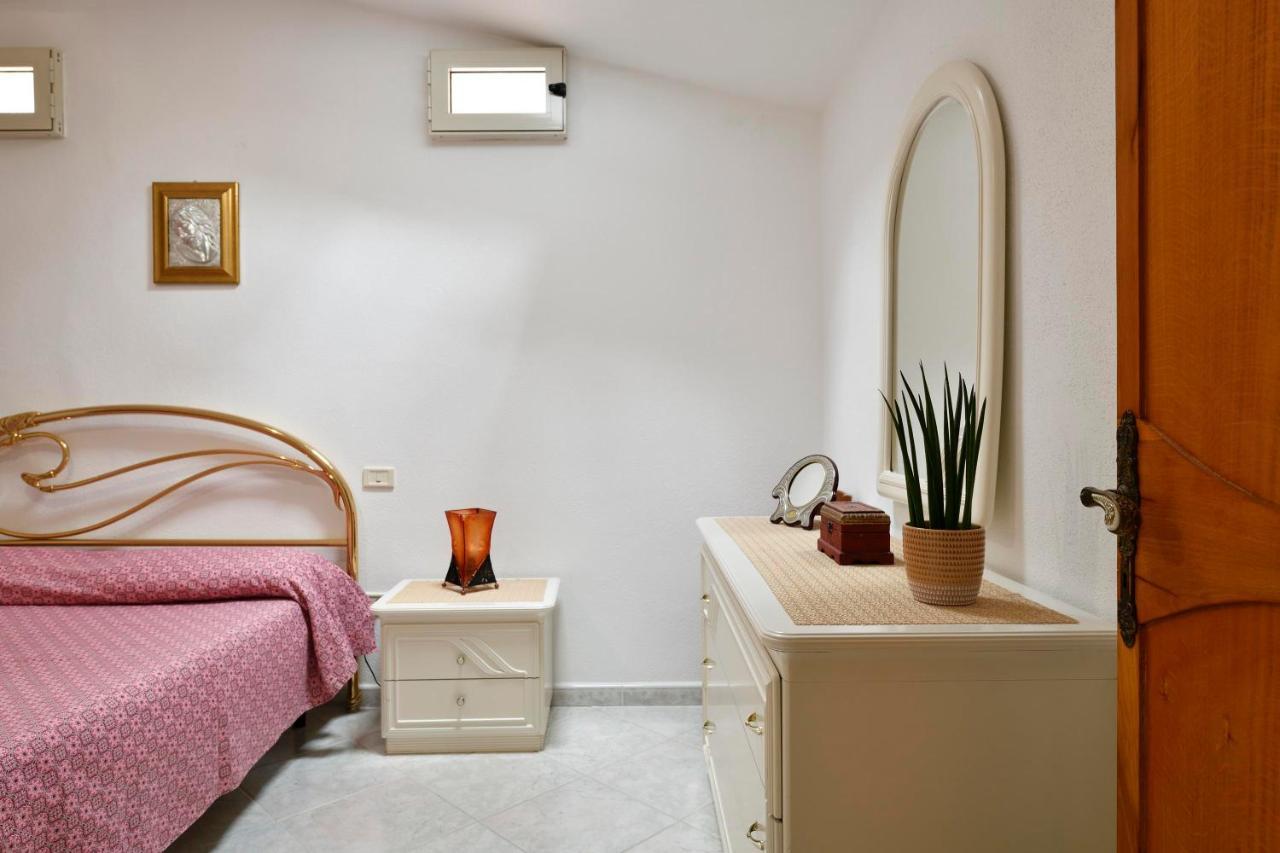 Appartamento Holiday Cala Gonone Luaran gambar