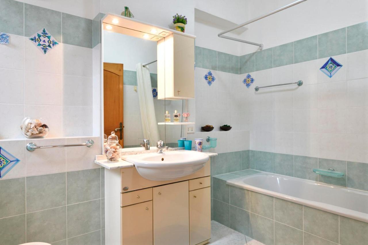 Appartamento Holiday Cala Gonone Luaran gambar